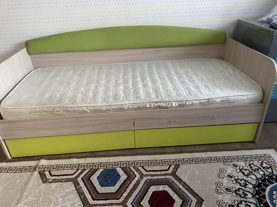 Продам кравать детскую