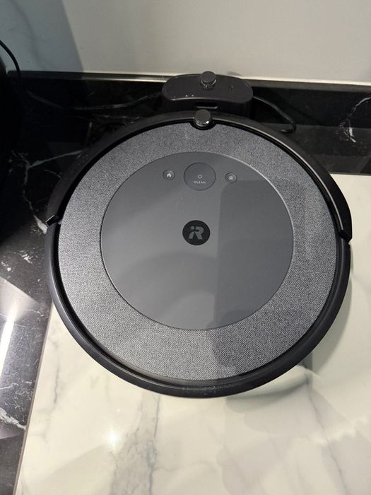 Прахосмукачка робот Roomba i3