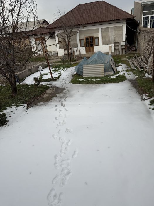 Срочна Yer sotiladi 12 Sotix. Bo’lib berishga ham beriladi