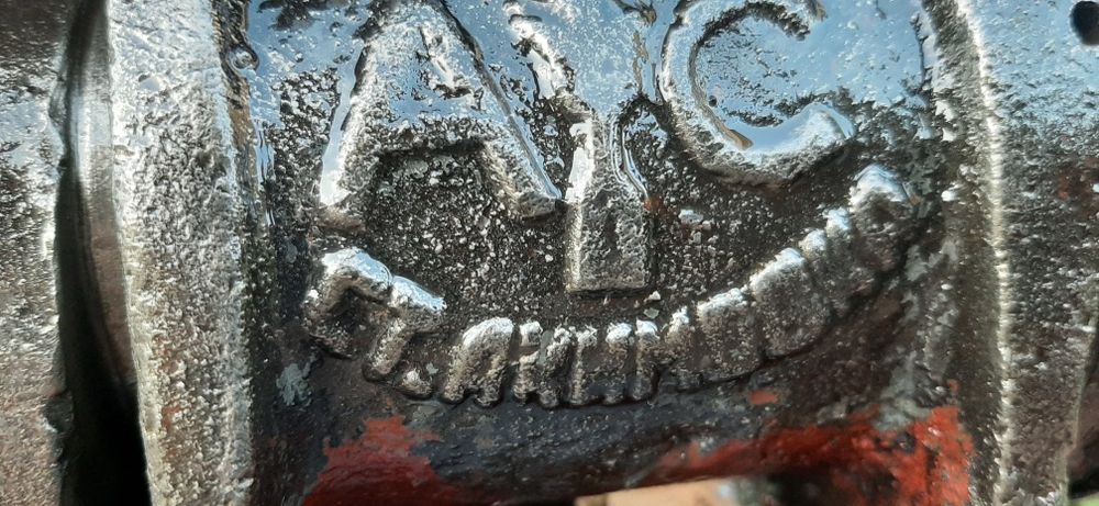 Тиски  СССР продам