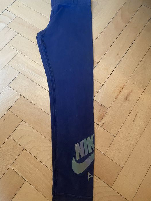 Клин Nike тъмно син