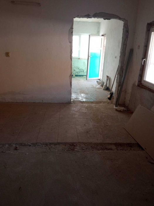 Vand  casa cu teren de 1400 mp direct de la proprietar