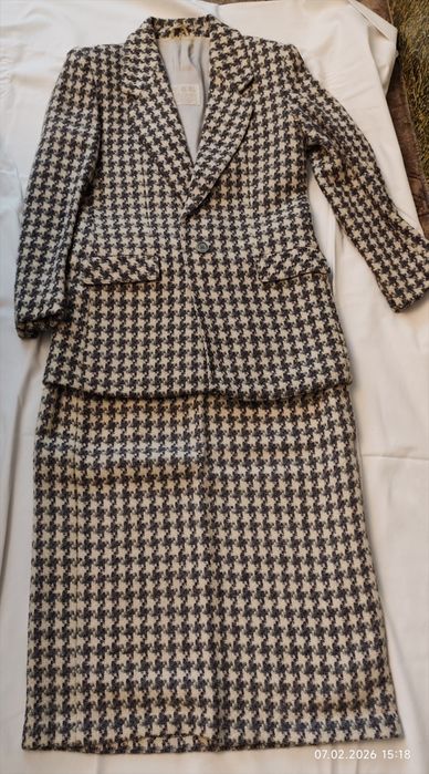 Ретро дамски  костюми