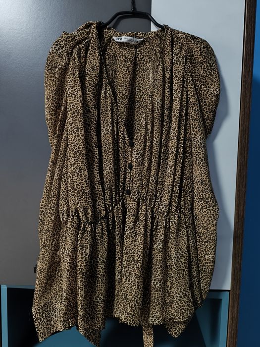 Bluza Zara dama si fusta Zara.