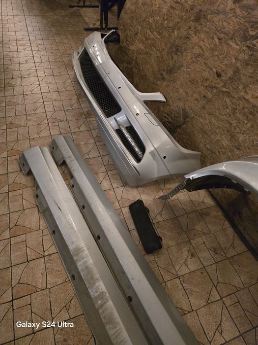 Мерцедес с 350 оборудвана предна броня прагове и задна