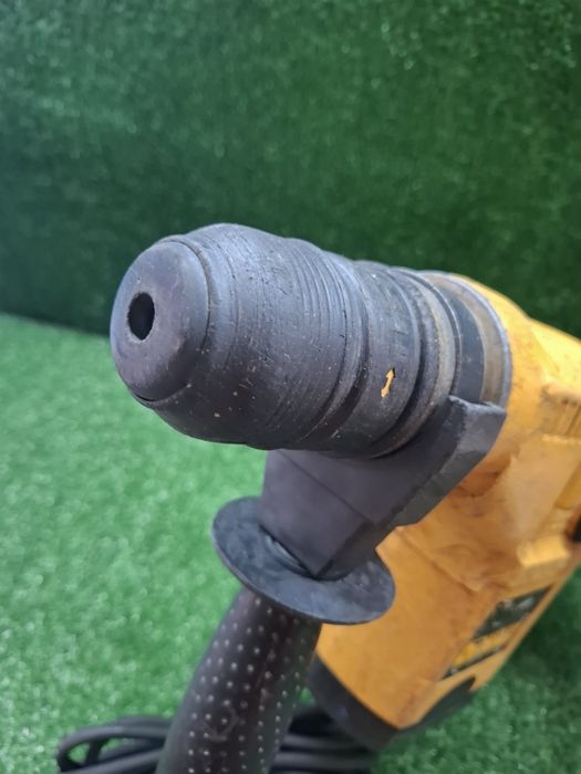 Тумбест перфоратор DeWALT D25404K