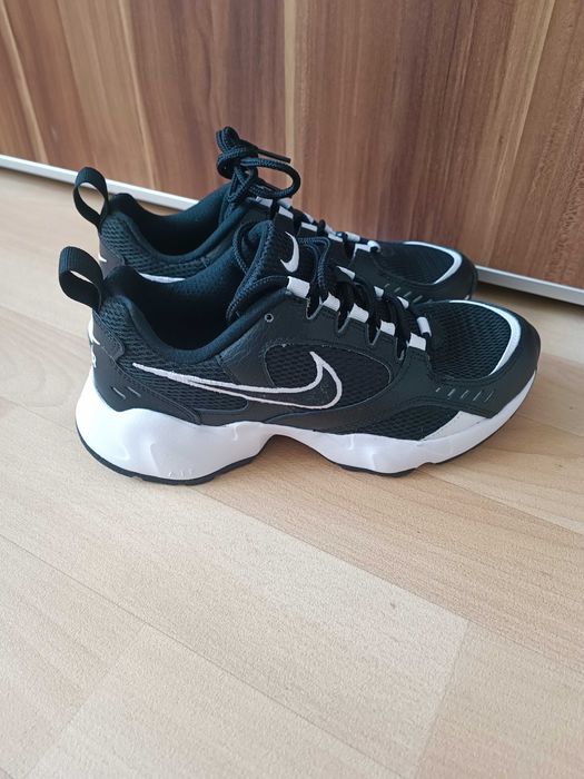 Оригинални Nike air heights 38,5