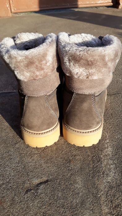 Ghete din piele, in stare excelentă, mar. 37