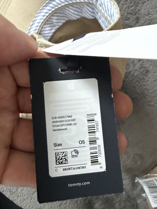 Tommy Hilfiger sapca unisex bej material subtire cu logo mic noua