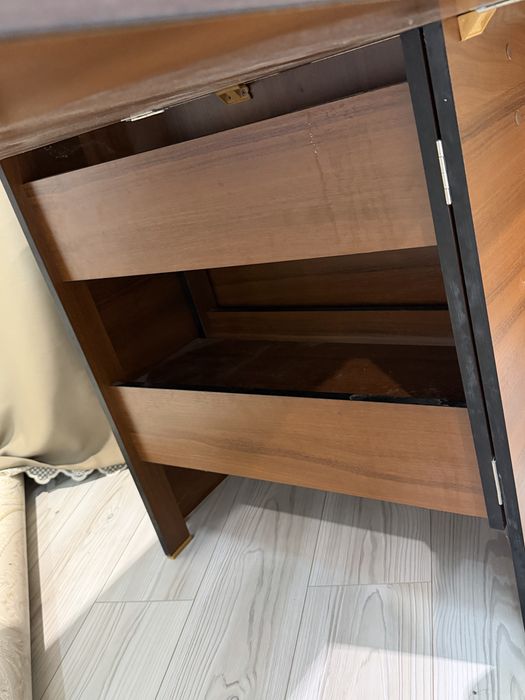 Продам стол книжка 1.7м