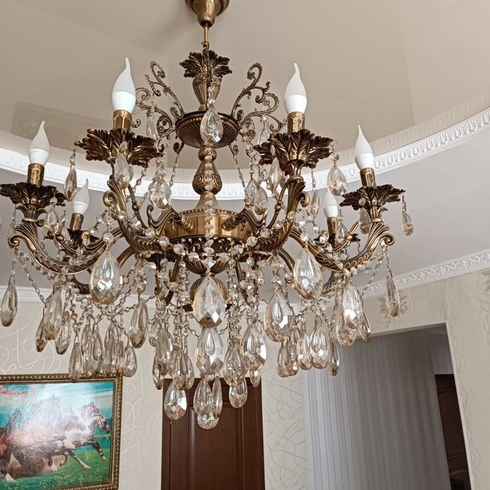 Две люстры по разным ценам