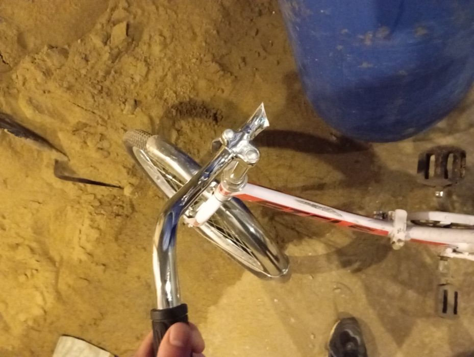 Велосипед (требует ремонта руля)