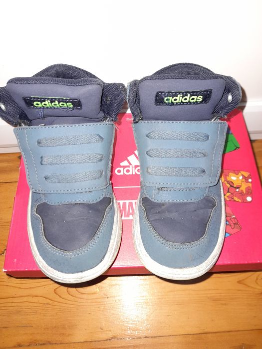 Много детски обувки .Детски ботуши КК 26н и яке бенетон