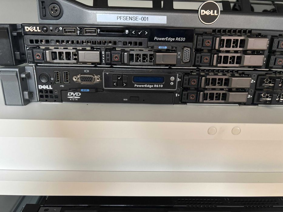 Лот 8 сървъра Dell PowerEdge R630 (256GB RAM) + R610 — €2500 за всичко