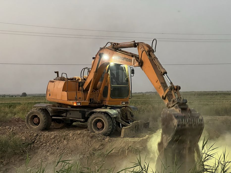 Hyundai ekskavator w130