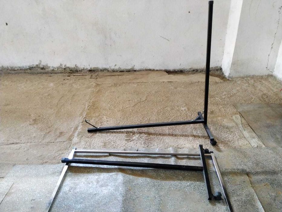 Стойка для одежды. Вешалка для одежды.