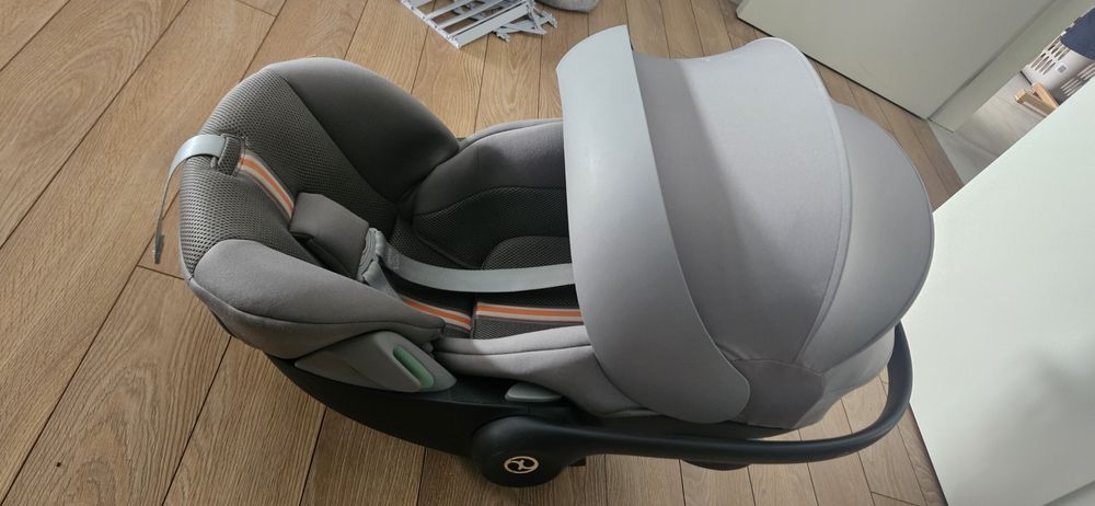 Бебешки кош за кола Cybex Cloud G i-Size + Адаптори за Balios S - Отлично състояние