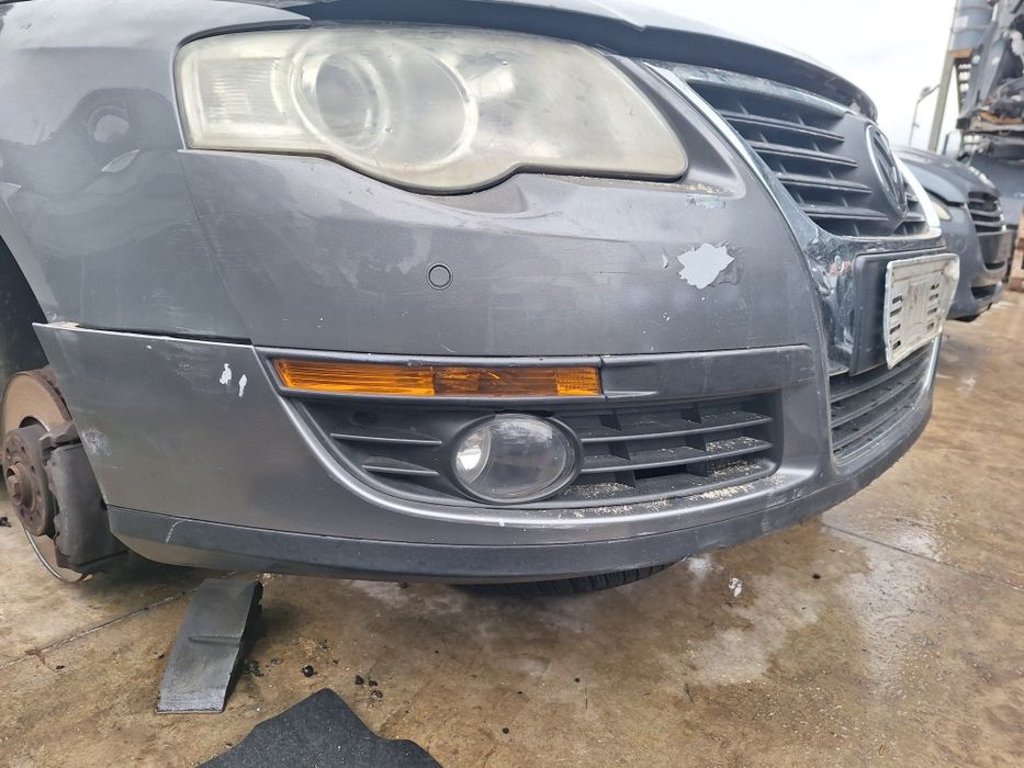 Предна броня с парктроници Vw Passat 6 / Пасат 6