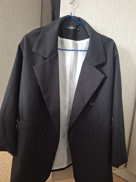 Класический чёрный пиджак