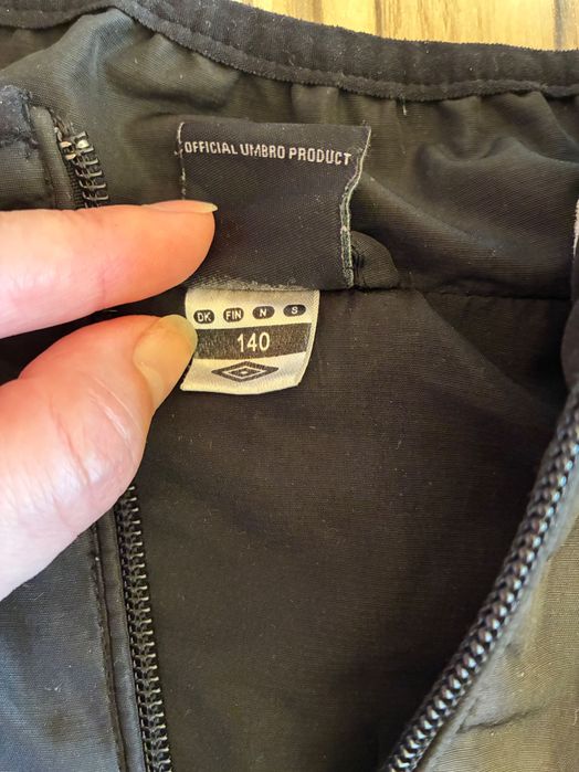 Ветровка Umbro за момче 140см