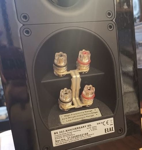 Vând  boxe ELAC BS 203 Anniversary