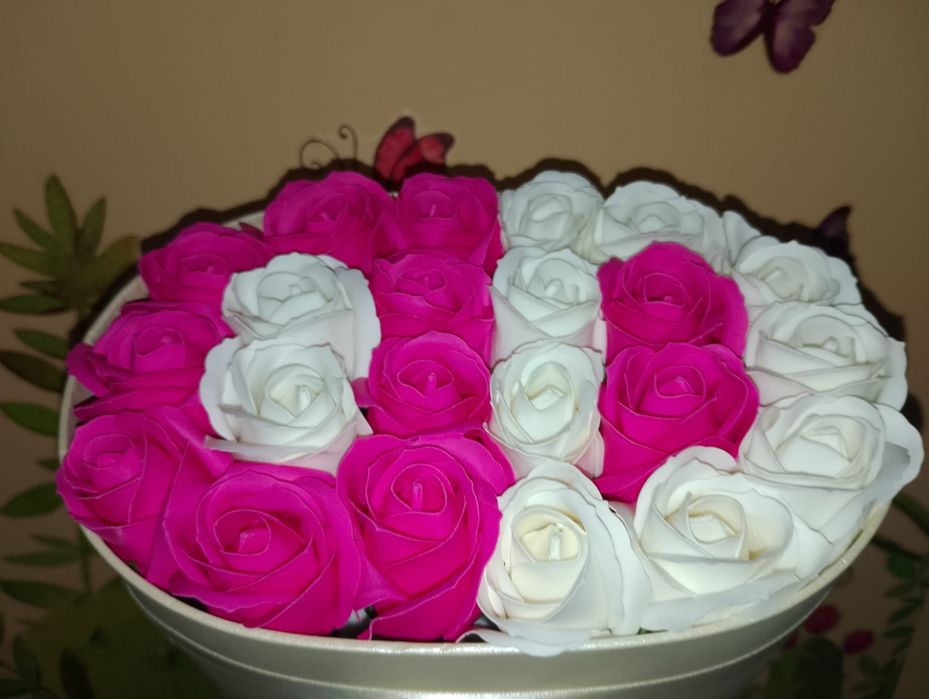 Cutii cu trandafiri de săpun si flori criogenate