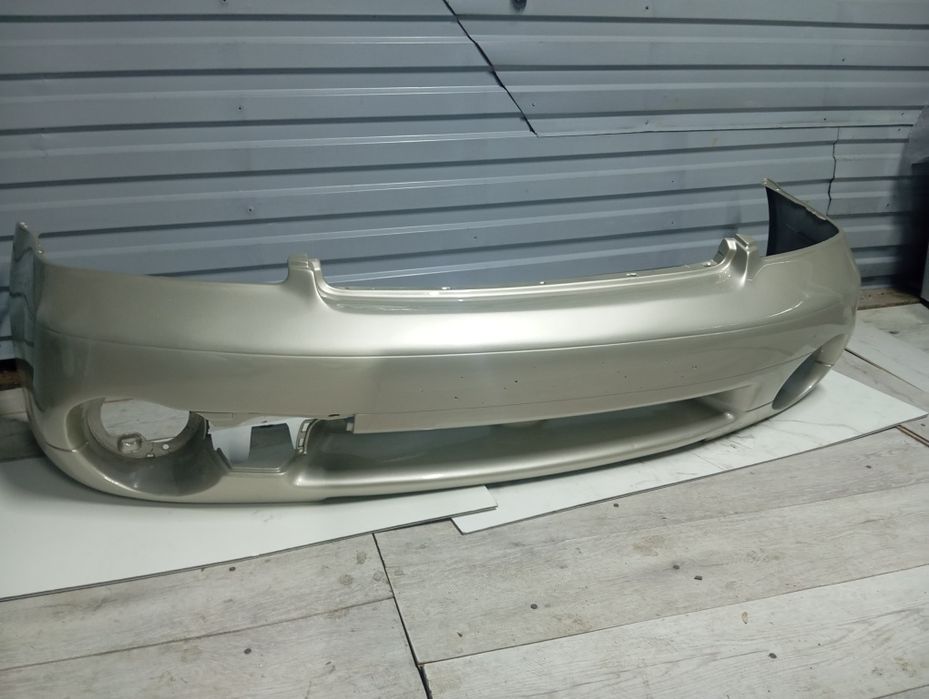 Продам бампер передний