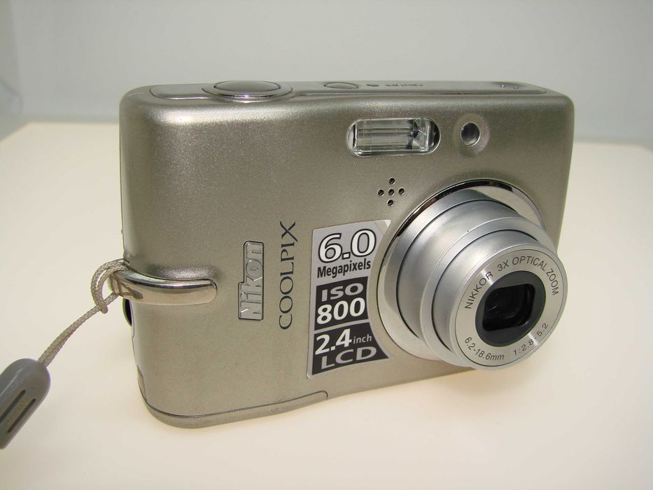 Nikon Coolpix L11 - Надежден и Компактен фотоапарат 6MP, 3x оптичен