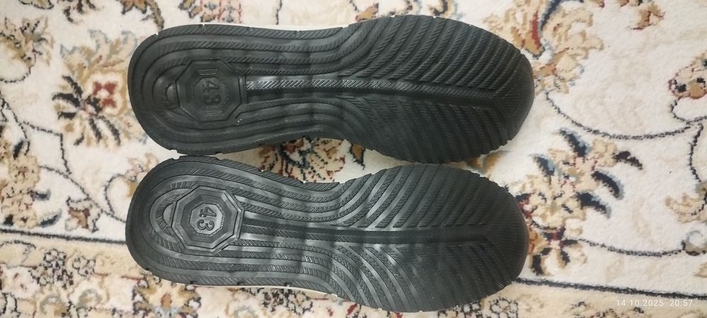 Кроссовки турецкие