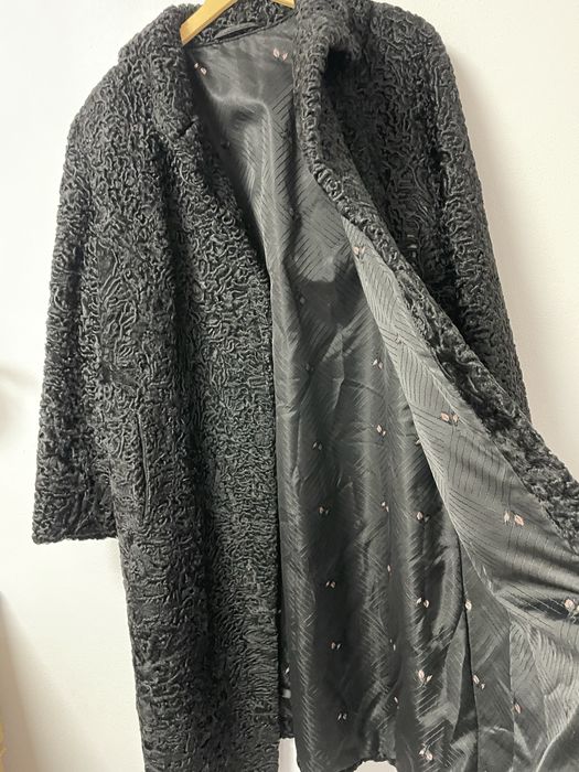 Haina din astrahan marimea.  2XL