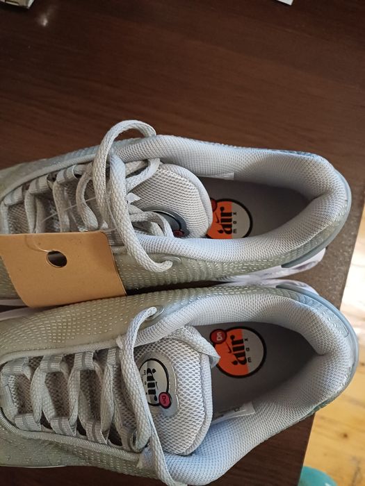 Обувки  Nike Dn or