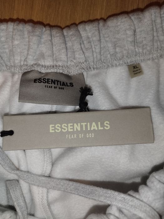 Essentials pantaloni scurt