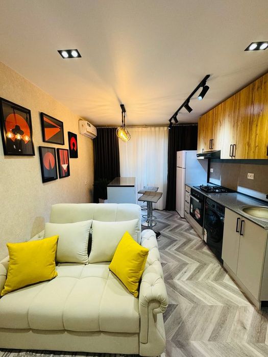 Центр! 1-ком в 2-комнатную с красивым ремонтом