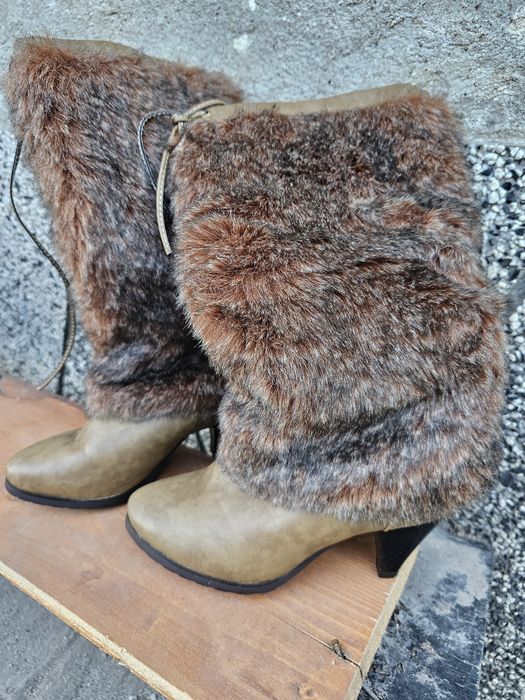 Ботуши номер 37  цена 60лв