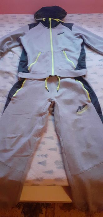 Trening  din  bumbac  NiKe.  Marimea  M