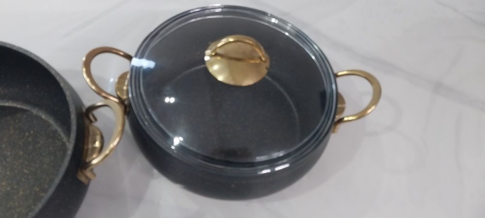 Продам кастрюля новую 5000