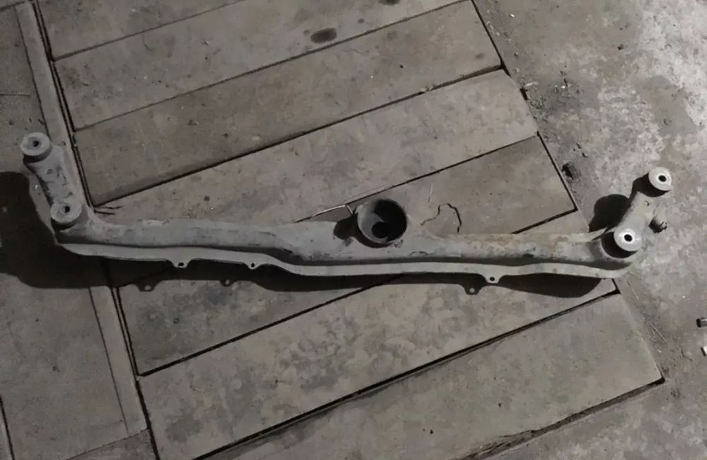 Балка поперечная на гольф 3