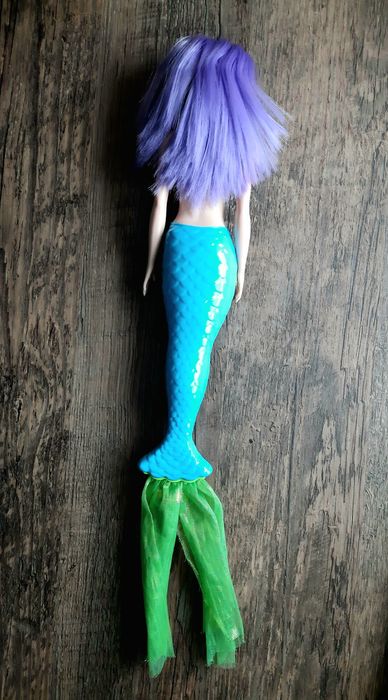 Sirenă Barbie cu păr mov