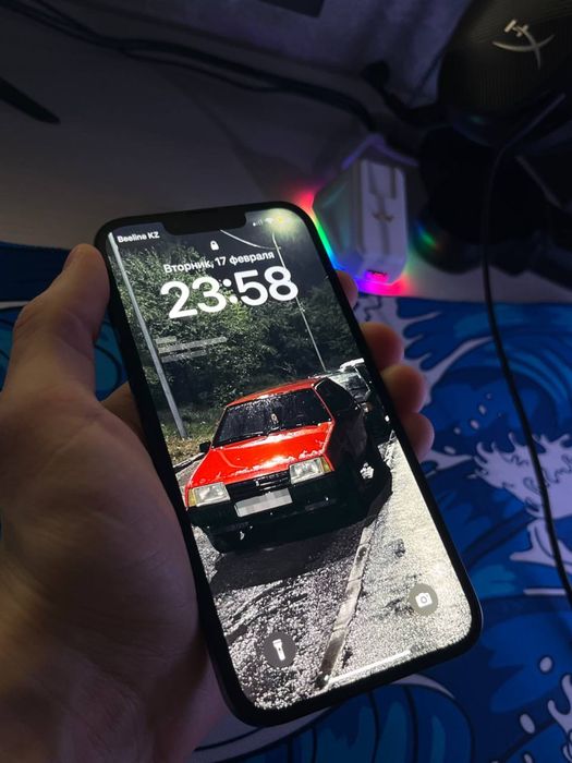 Продается айфон 13