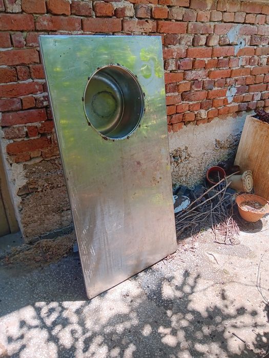 Работен плот за отпечатване на медени рамки.