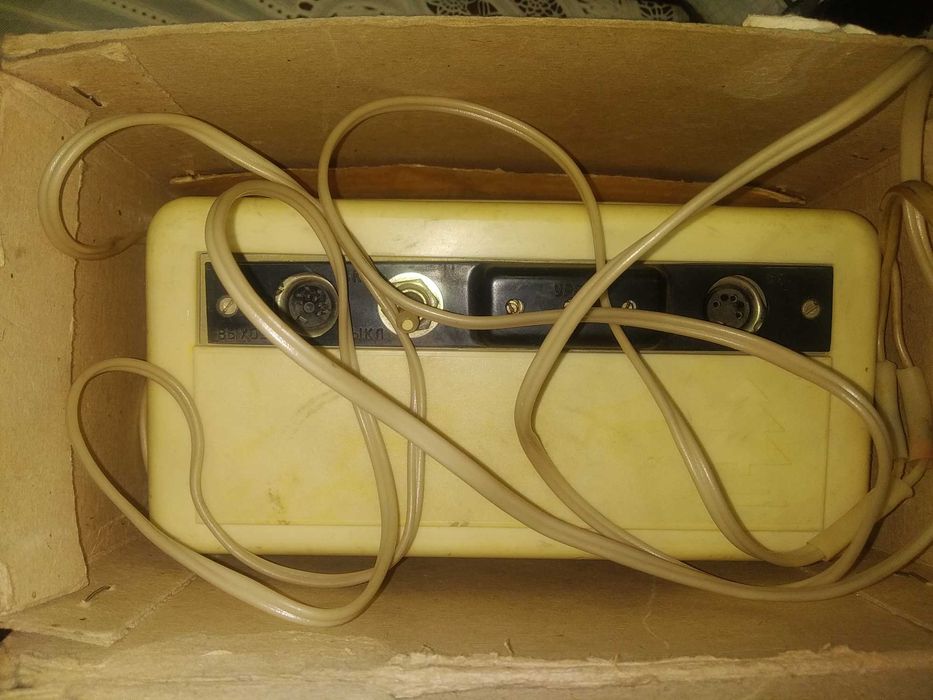 Цветомузыкальный электронный блок для гирлянды.