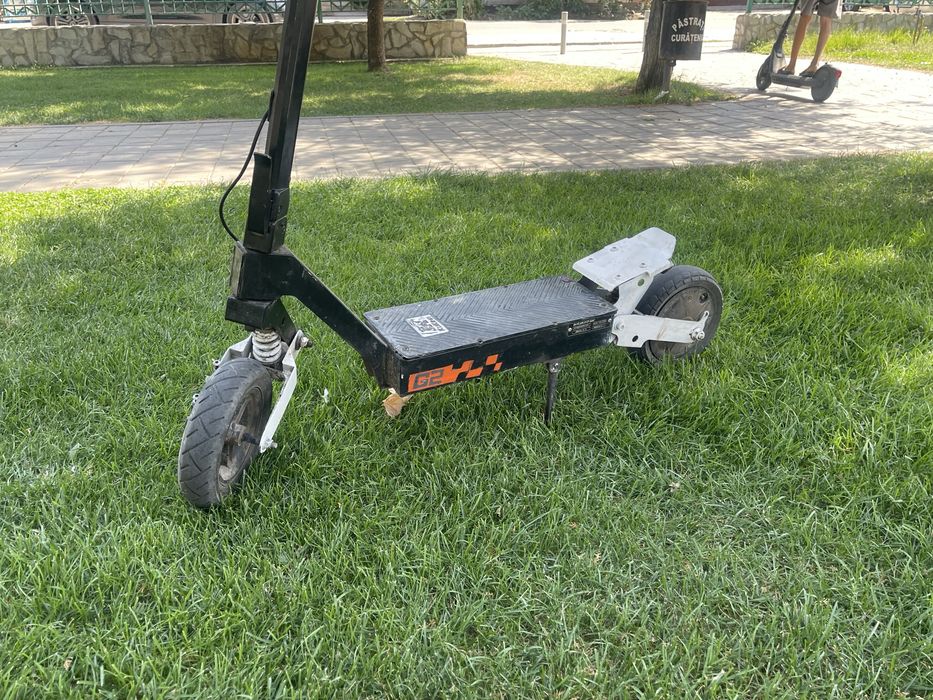 Kukirin g2 castam cu alb