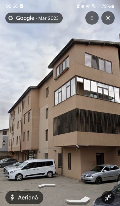 Vând garsonieră + curte