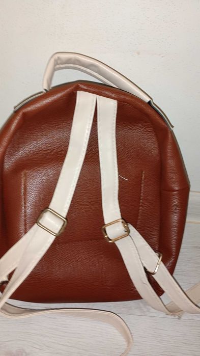 Дамски чанти,,Тип Раница,,