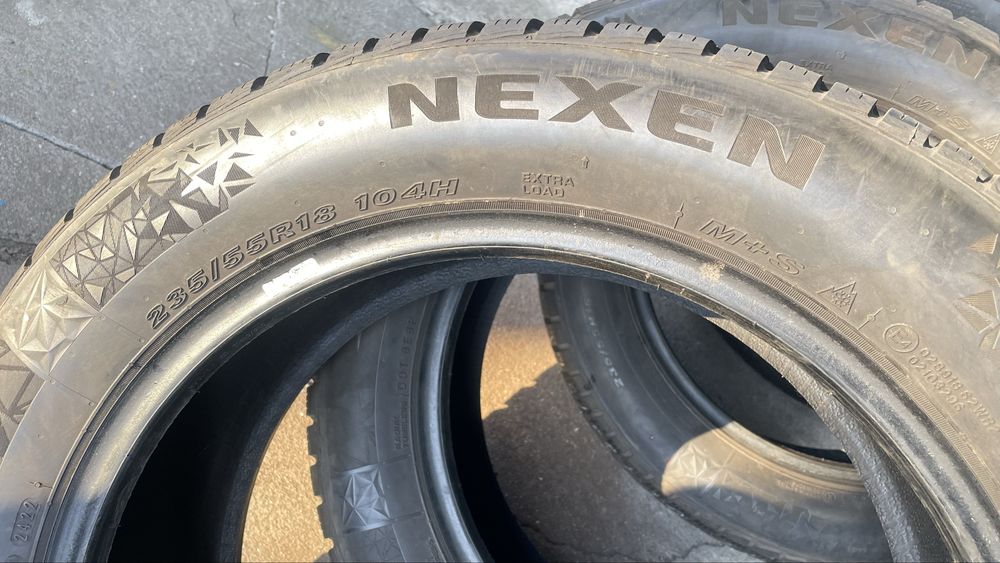 Зимни гуми Nexen 235/55/18 ДОТ 22г. 7мм