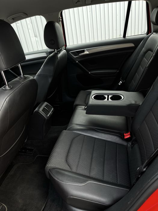 VW Golf7 2016// AUTOMAT DSG// Garantie// Distributie schimbata// Impecabila// ACC// Masaj// BI-Xenon