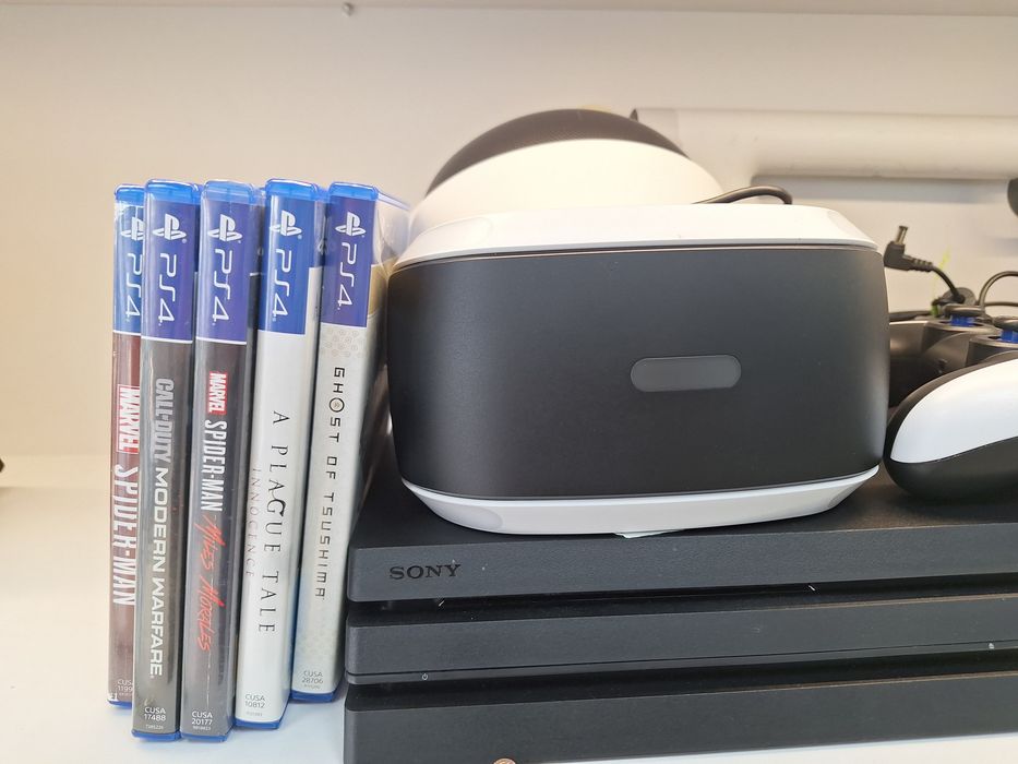 Playstation 4 Pro 1TB, Ochelari Vr,Aim controller,camera Plus jocuri