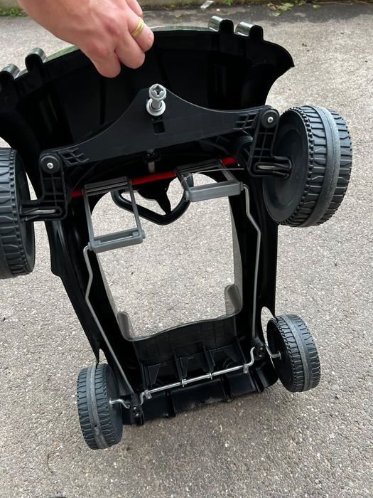 Masina cu pedale copii 3+