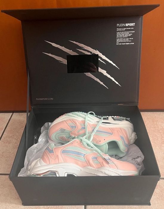 Plein Sport маратонки номер 39