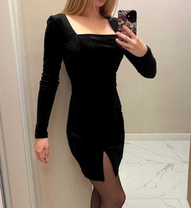 Велурена черня рокля S
